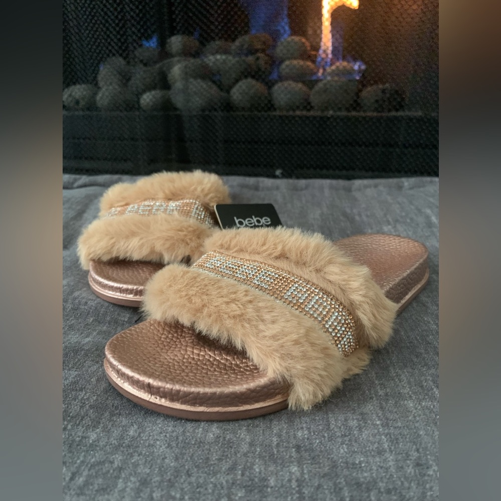 🆕Bebe Girls Rose Gold Faux Fur
Rhinestone Cushioned Slides Size L 2/3